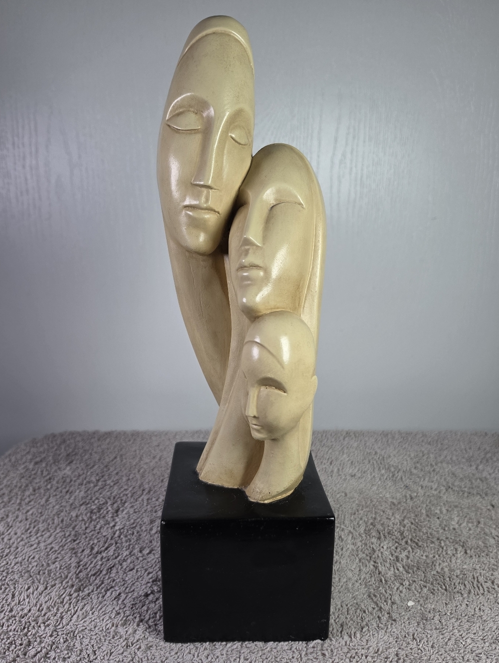 Abstract Family Faces Sculpture By Esco8